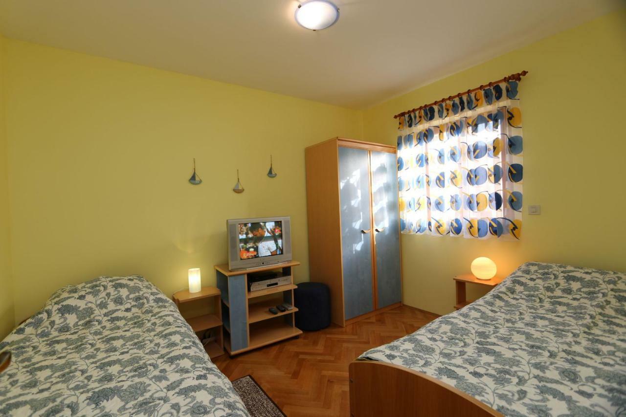 Apartment DINA Šilo Buitenkant foto