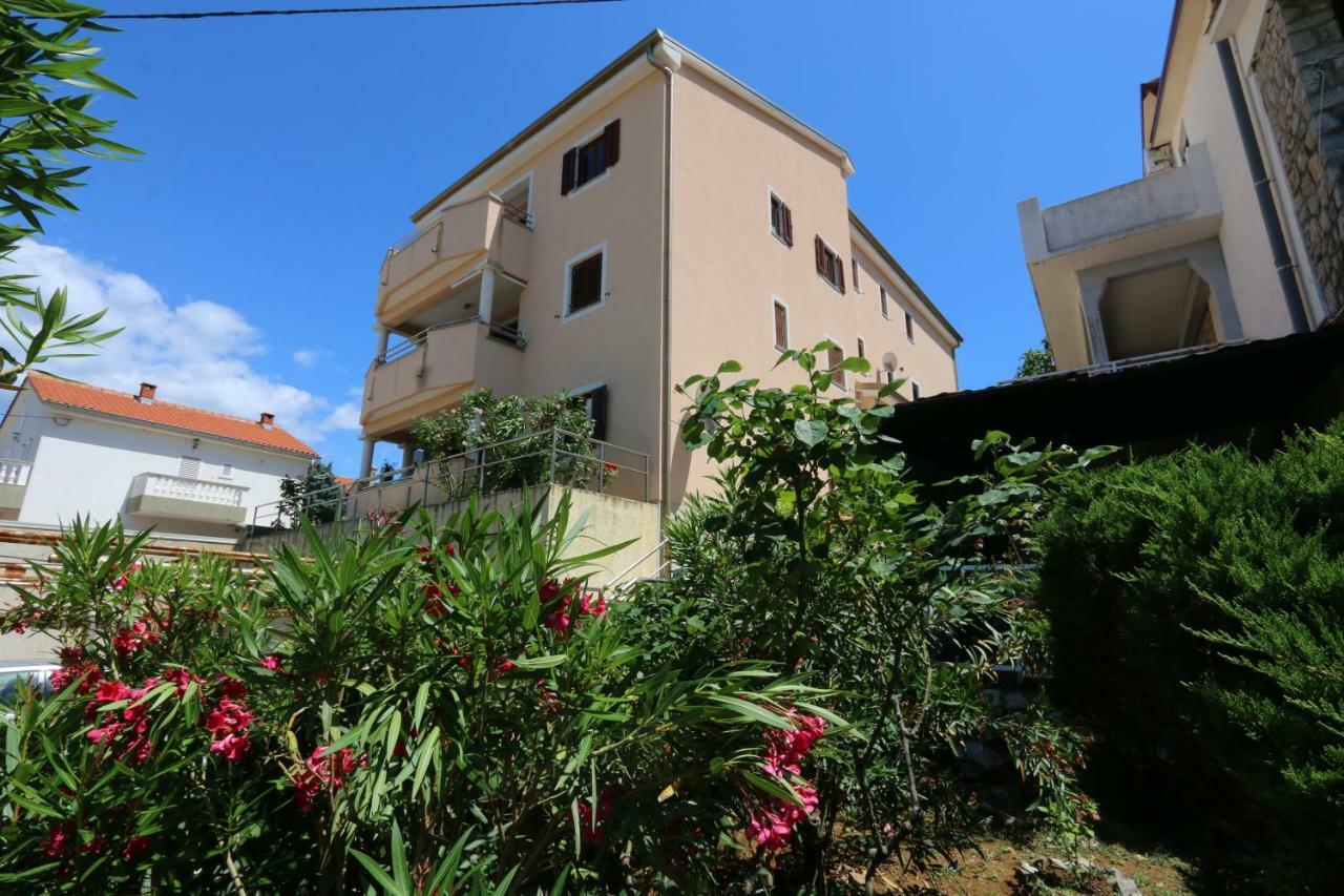 Apartment DINA Šilo Buitenkant foto